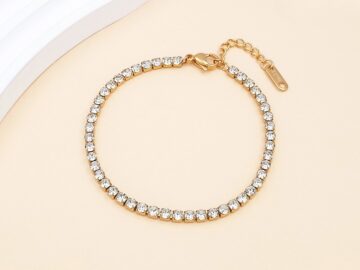 Pulsera dorada pedrería blanca 3mm