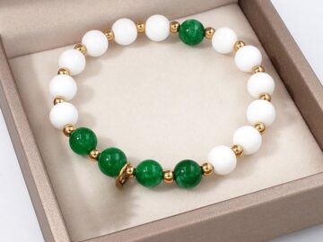 Pulsera piedras verdes y blancas