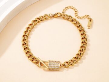 Pulsera dorada 19cm dije candado pedrería