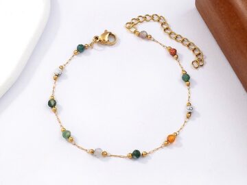 Pulsera dorada fina pedrería colores