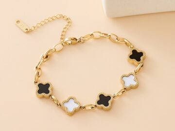 Pulsera dorada mini alhambras negro y blanco