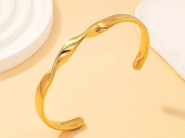 Brazalete dorado abierto 5.2cm diseño al frente