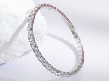Brazalete plateado expandible pedrería 4mm