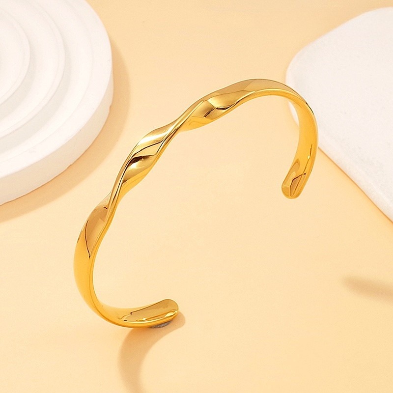 Brazalete dorado 6.2cm abierto