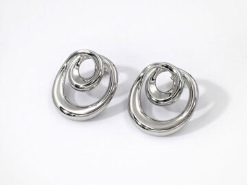 Aretes plateados diseño espiral 2.8cm