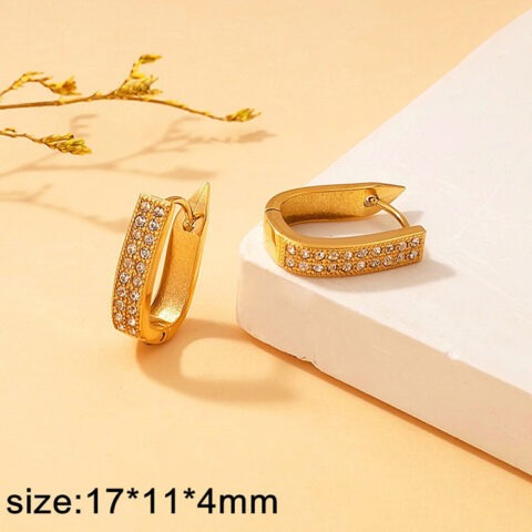 Argollas doradas 1.7cm ovaladas pedrería incrustada