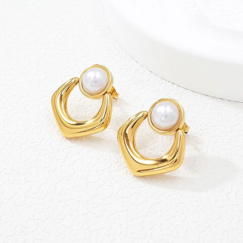 Aretes dorados 2.2cm con perlita