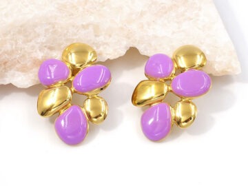 Aretes dorados 3.5cm c/morado