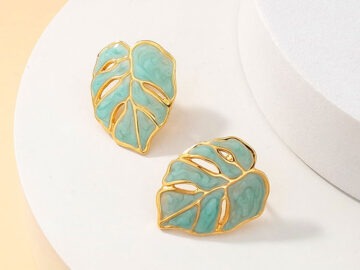 Aretes dorados hojita celeste