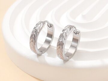 Argollas plateadas 2cm diseño biselado