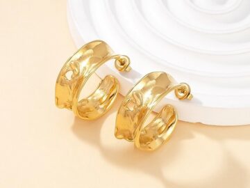 Argollas doradas abiertas 2.8cm*1cm c/diseño