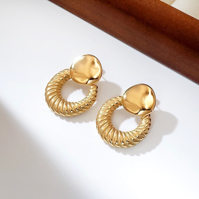 Aretes dorados 3.6cm