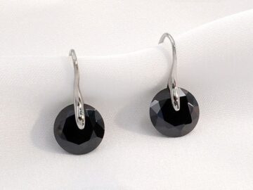 Aretes plateado circonia negra 1cm