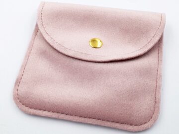 Bolsita de suede rosa 10cm