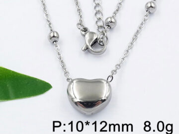 Collar plateado 48cm corazón al centro