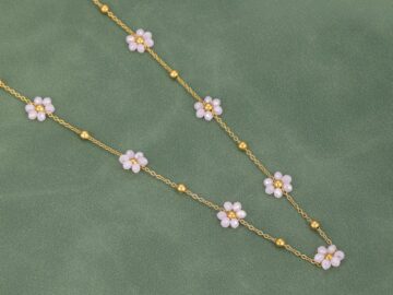 Collar dorado 40cm florecitas cristales rosa