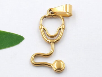 Dije dorado estetoscopio 2.6cm