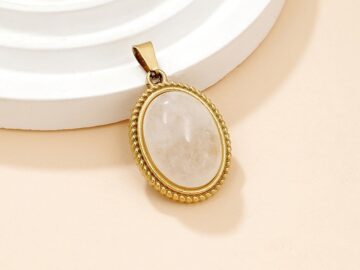 Dije dorado 2.8cm piedra blanca