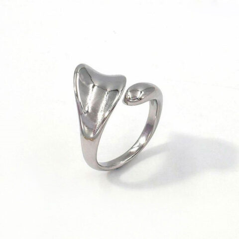 Anillo plateado diseño abierto al frente