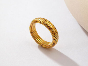 Anillo dorado 6mm diseño acanalado