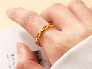 Anillo dorado rectángulos unidos
