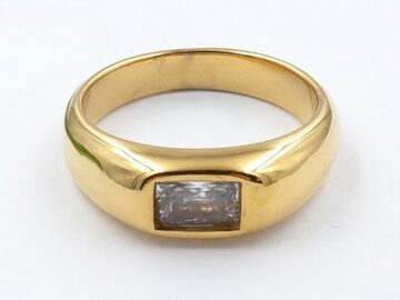Anillo dorado 7mm piedra blanca