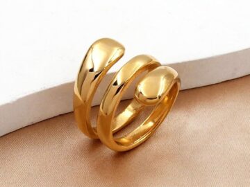 Anillo dorado diseño resorte