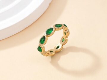 Anillo dorado gotitas verde