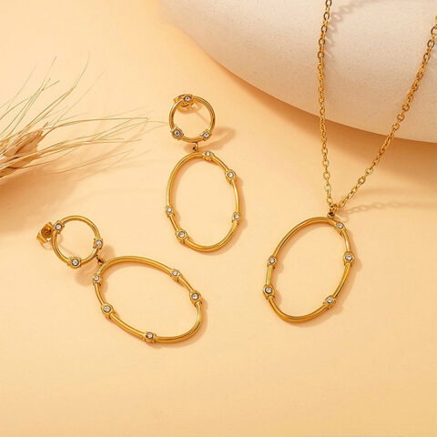 Set dorado Collar y aretes 5.3cm óvalos con pedrería