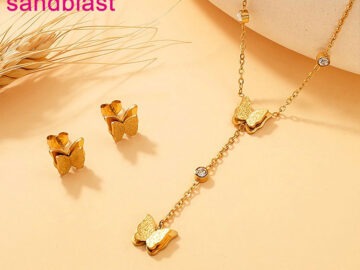 Set dorado Collar y aretes maripositas
