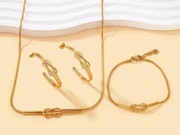 Set dorado Collar, pulsera y argollas diseño al frente