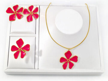 Set dorado flor grande color fucsia