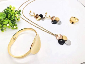 Set dorado 4 piezas dije y aretes 3 tonos