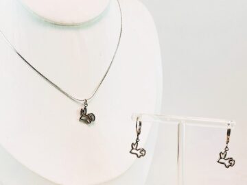 Set plateado dije y aretes conejo