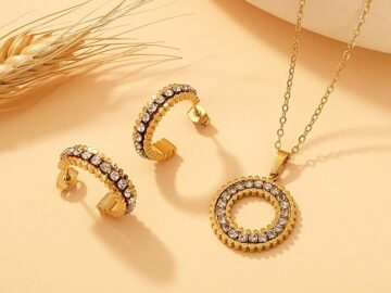 Set dorado Collar dije y argollas c/pedrería