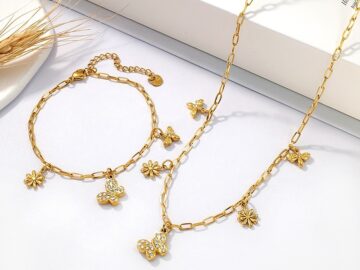 Set dorado Charms mariposas, abejas y flores