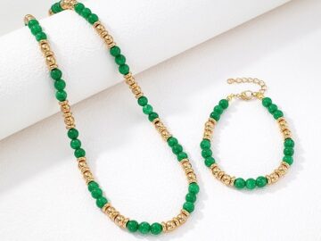 Set Collar y pulsera piedras verdes y cuentas doradas