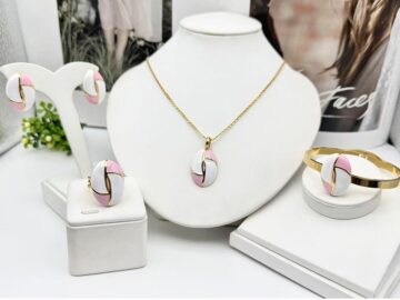 Set 4 piezas dije rosa y blanco