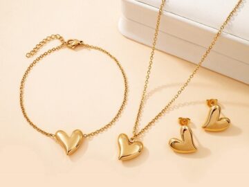 Set dorado 3 piezas dijes corazones