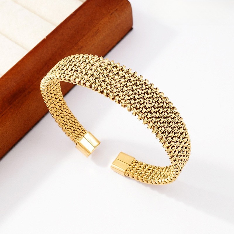 Set dorado Collar y Brazalete diseño mesh