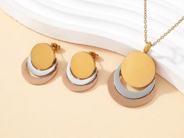Set dorado Aretes y dije círculo 3 tonos