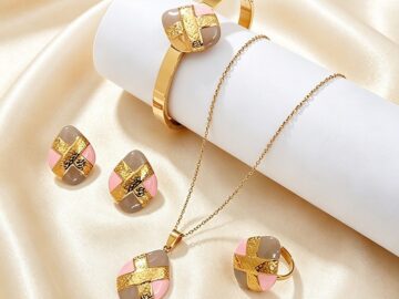 Set dorado 4 piezas rosa y beige talla 7