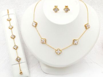 Set dorado Collar y pulsera 5 Alhambras nácar