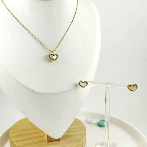 Set dorado collar  corto dije y aretes corazón 9mm