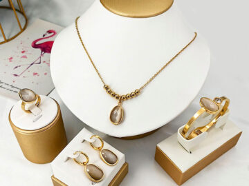 Set dorado 4 piezas piedra ivory