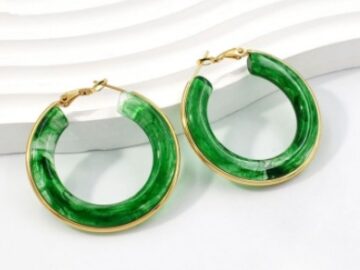Argollas doradas 4cm acrílico verde