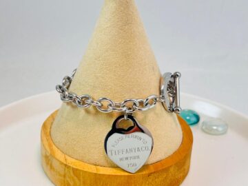 Pulsera plateada Cierre TiFfani corazón colgante