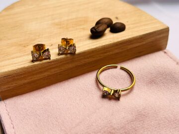 Set dorado moñita circonitas anillo #7-8